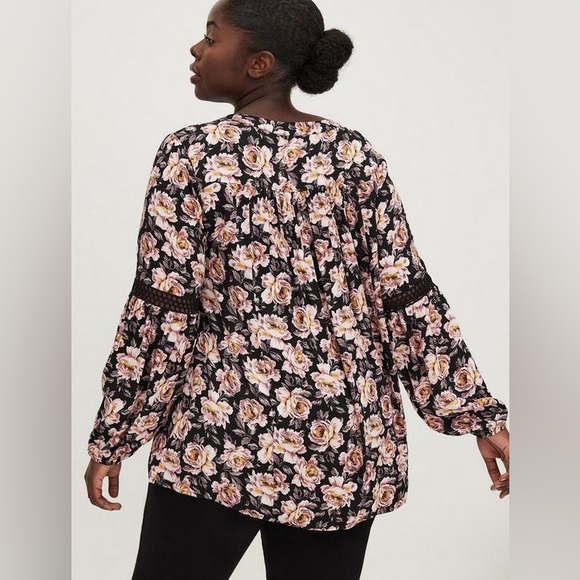 Torrid Top Twill Woven Lace Trim Floral Tunic 4 4X - Picture 7 of 7